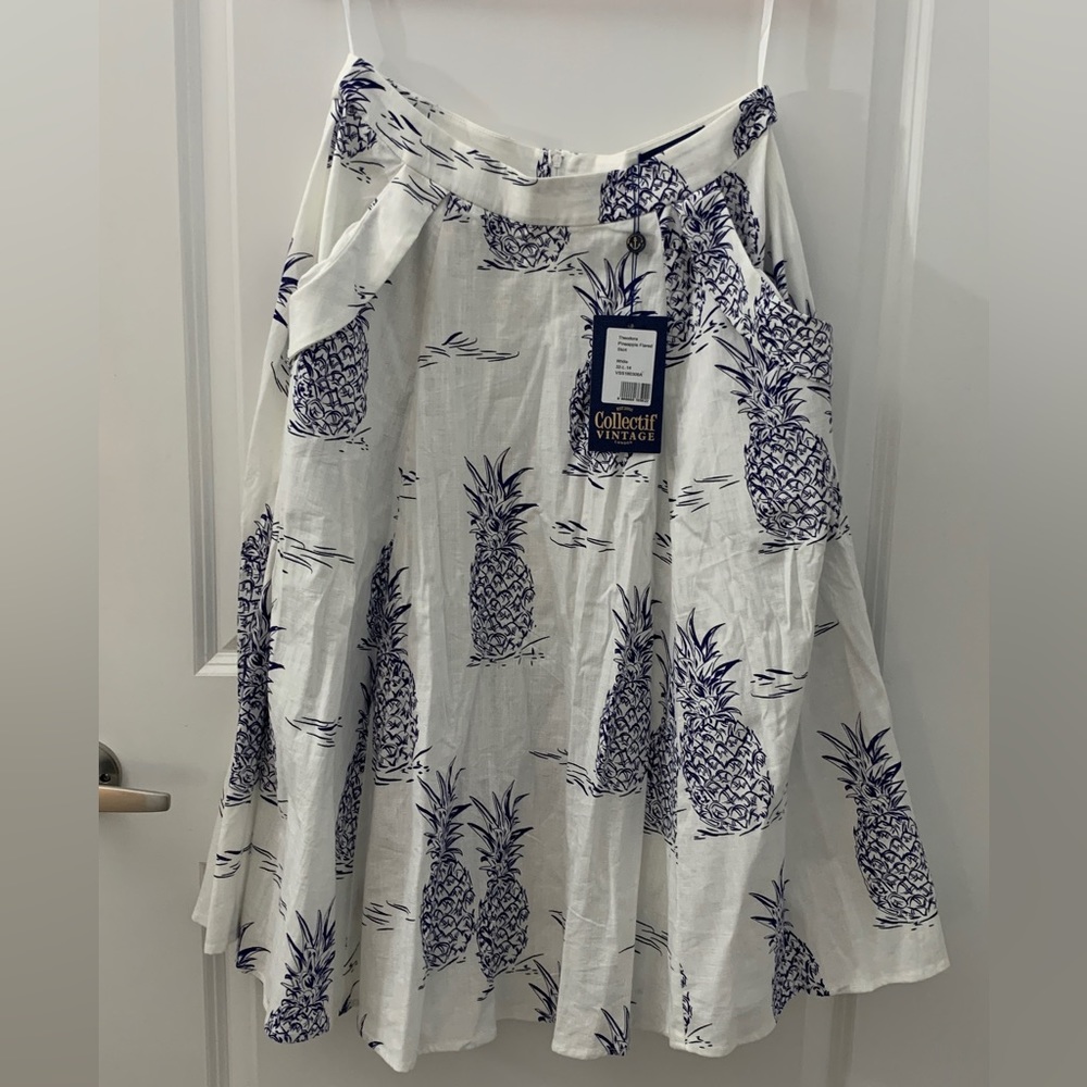 Collectif Clothing Pineapple Circle Skirt with Pockets! NWT